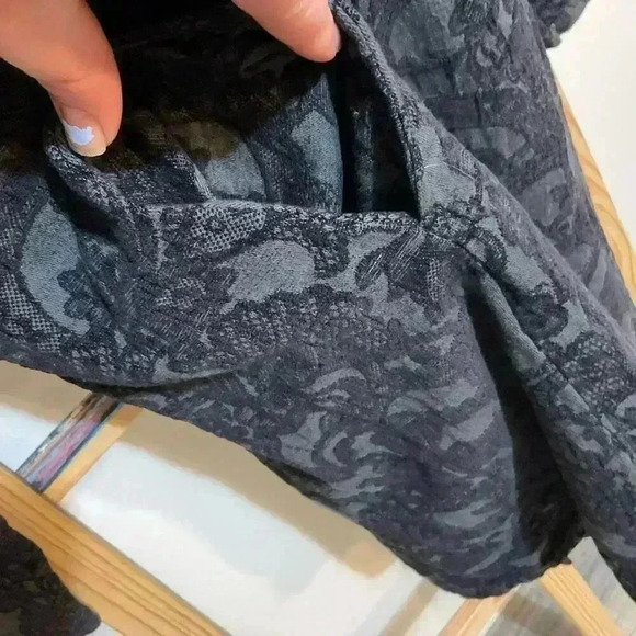 Color Me Cotton made in the U.S.A jacket with floral accents and button closure - Picture 4 of 7